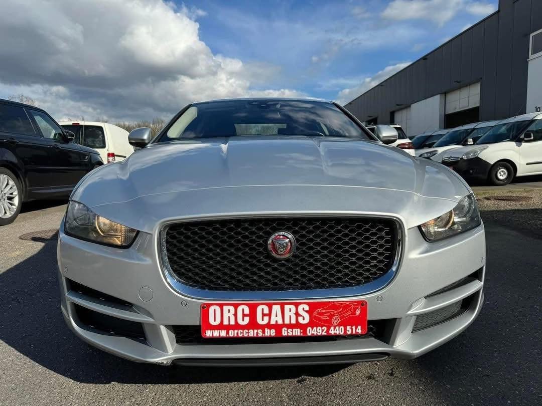 Jaguar XE 2.0D E-Performance Prestige Euro 6b — EXPORTATION, Argent ou Gris, Achat, Entreprise, Entretenue par le concessionnaire