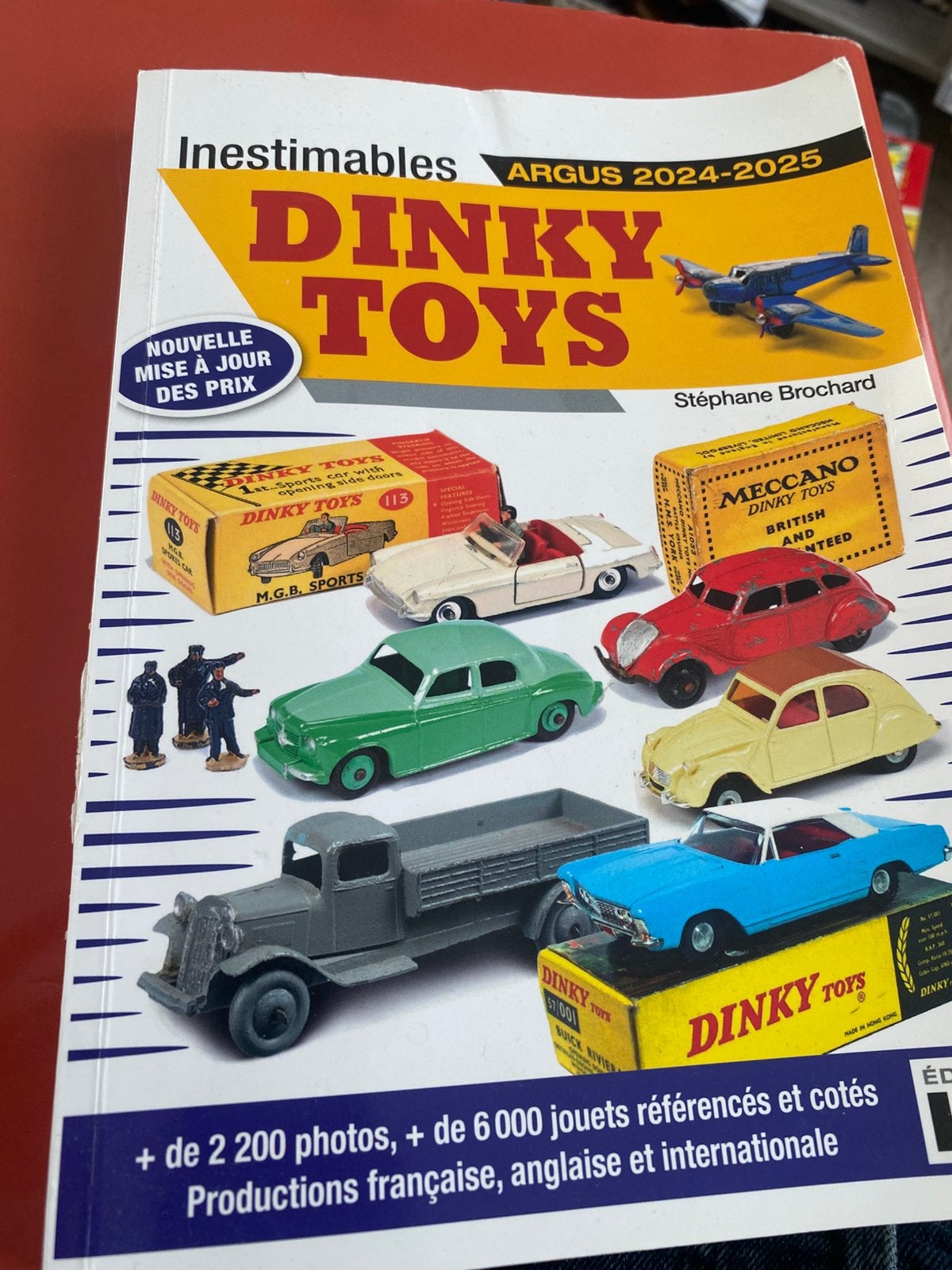 Argus 2024/2025 Dinky Toys, Enlèvement ou Envoi, Comme neuf