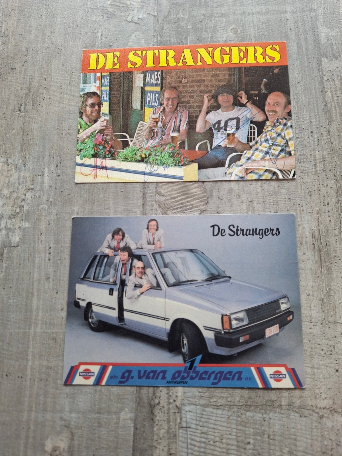 De strangers, Verzamelen, Ophalen