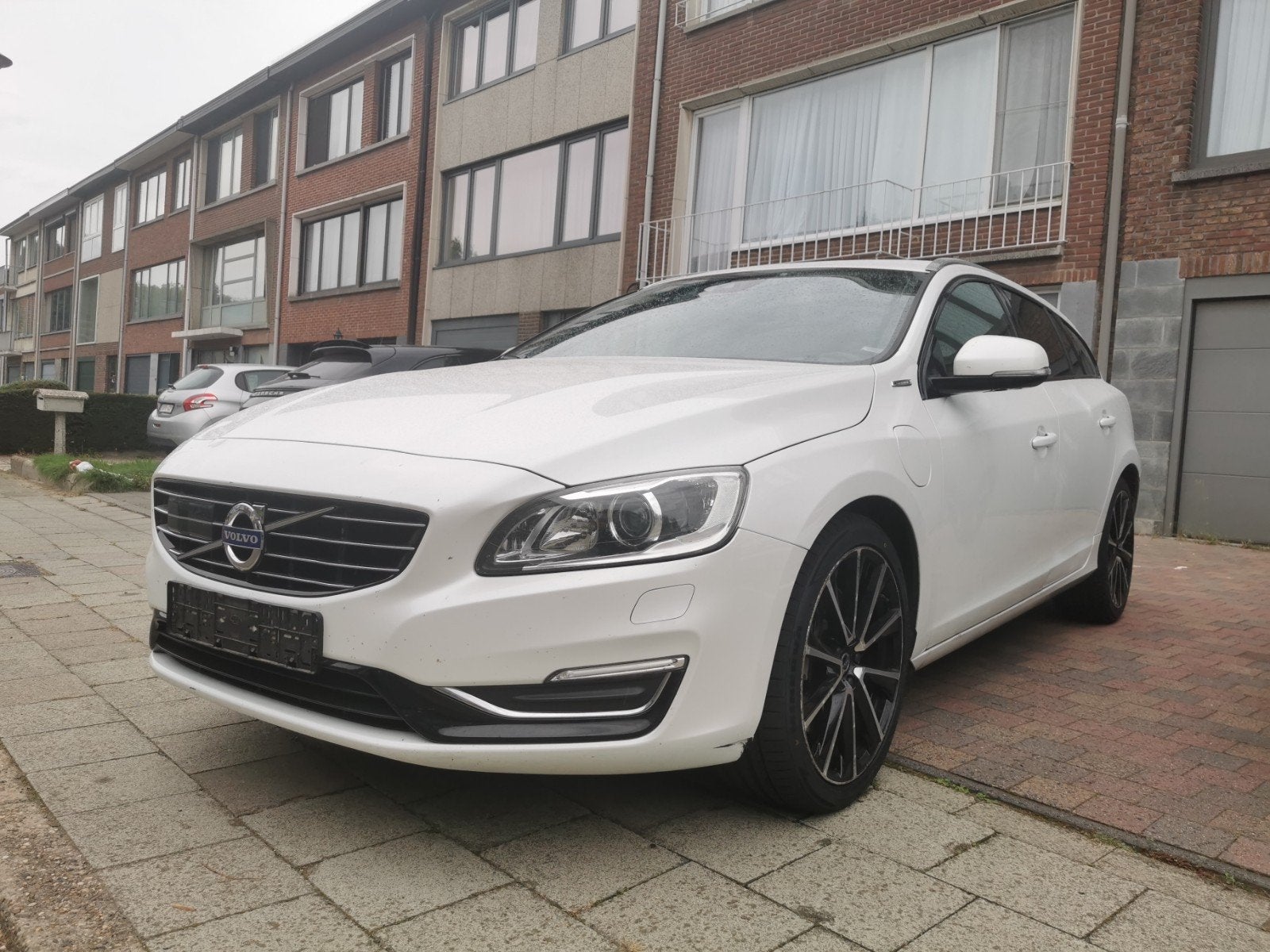 Volvo V60 twin Engine 2.4 hybride/diesel Bj 2015, Auto's, Euro 6, 120 kW, Particulier, Hybride Elektrisch/Diesel