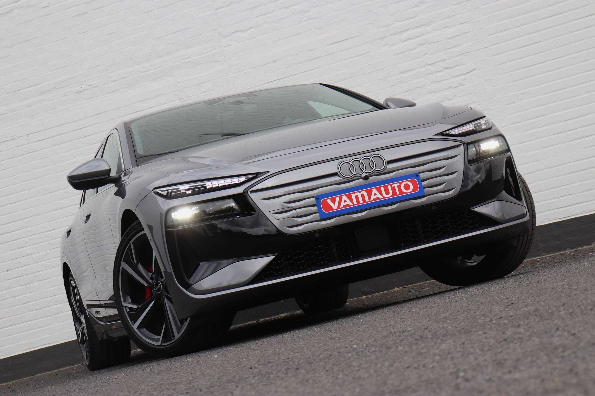 Audi A6 e-tron Sportback 83 kWh - Matrix/BlindSpot/Keyless/3, Autos, Audi, Euro 6, Entreprise, 2675 kg, Noir