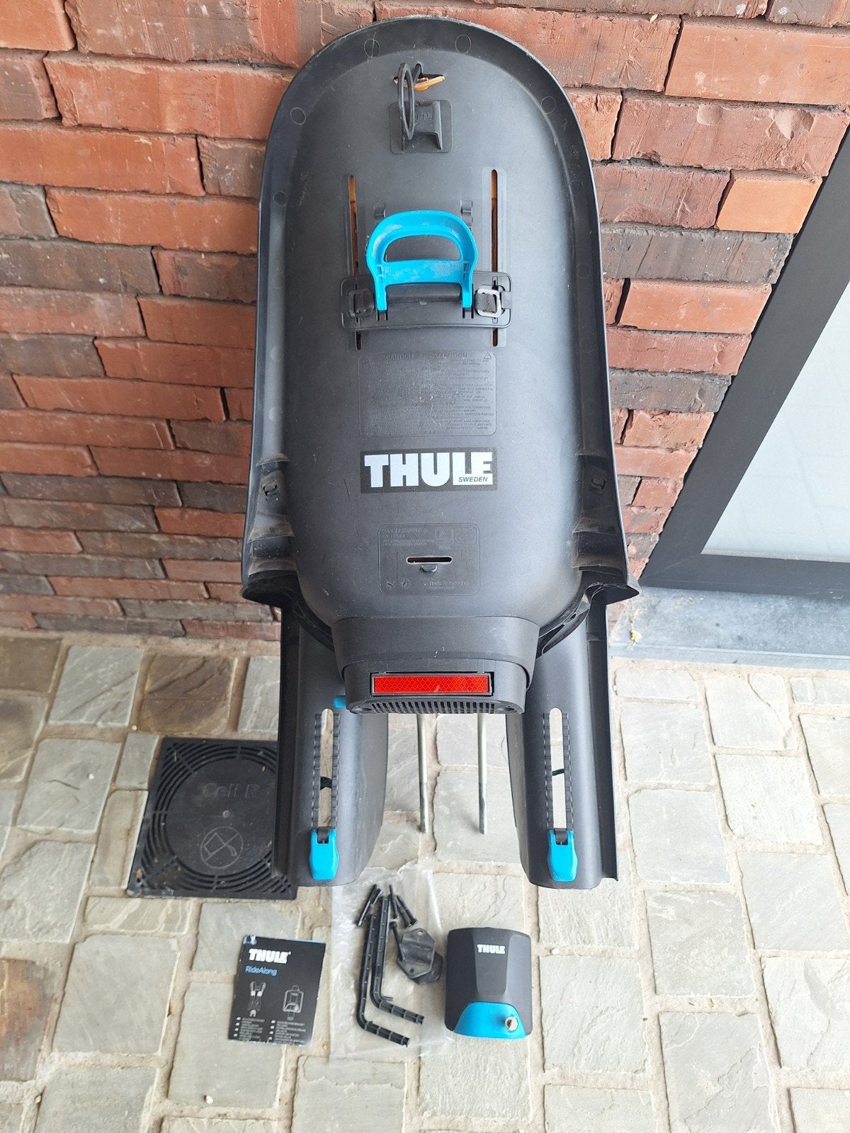 Gratis: fietsstoeltje Thule, Autos : Divers, Porte-vélos, Enlèvement