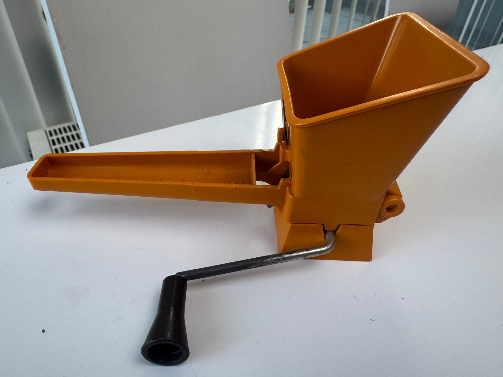 Mouli parsmint kruidenmolen oranje, Ophalen of Verzenden, Gebruikt, Oranje