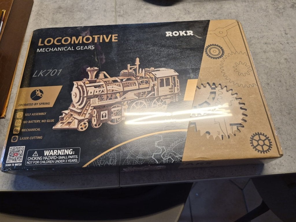 Locomotive Robotime - locomotive en bois ROKR (réf. LK 701), Hobby & Loisirs créatifs, Modélisme | Voitures & Véhicules, Neuf