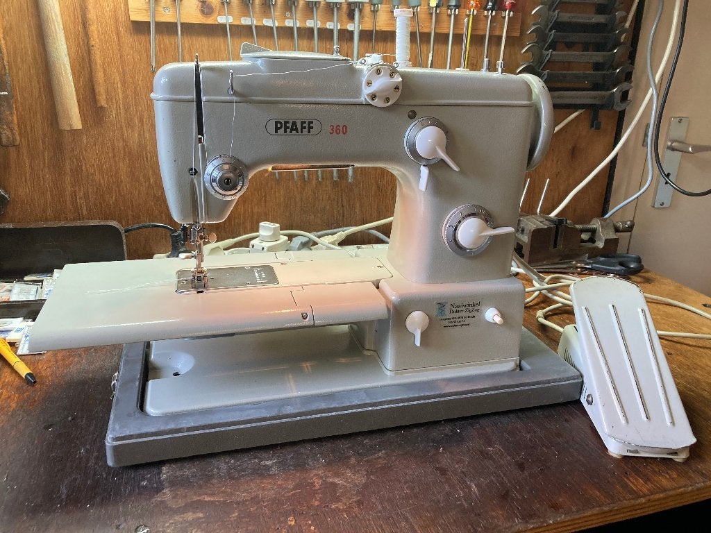 Pfaff 360 semi industrie - met vrije arm, Ophalen, Naaimachine, Industrieel, Gebruikt