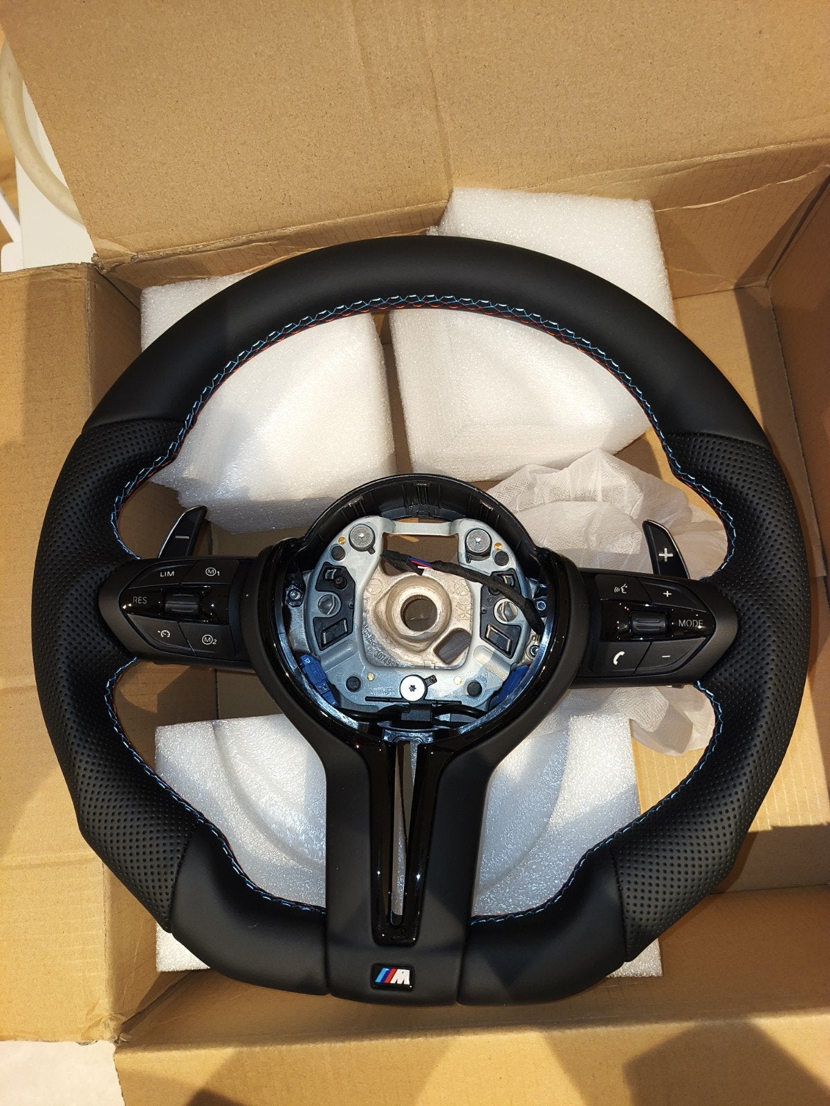 BMW F10 M-stuur met flippers (M5 stijl), Enlèvement