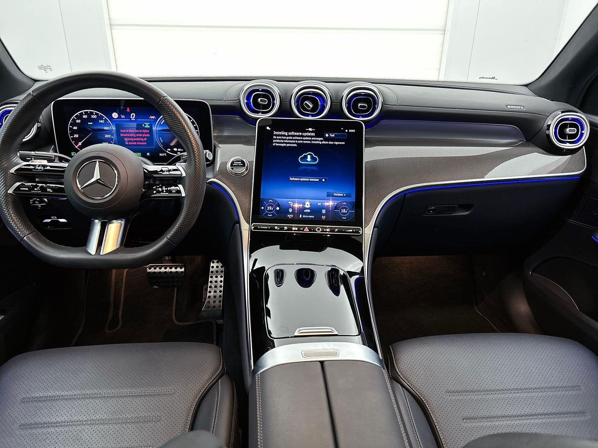 Mercedes-Benz GLC-klasse 300 e 4Matic Coupé AMG Line | Pano, Auto's, Automaat, Dealer onderhouden, Gebruikt, Zwart