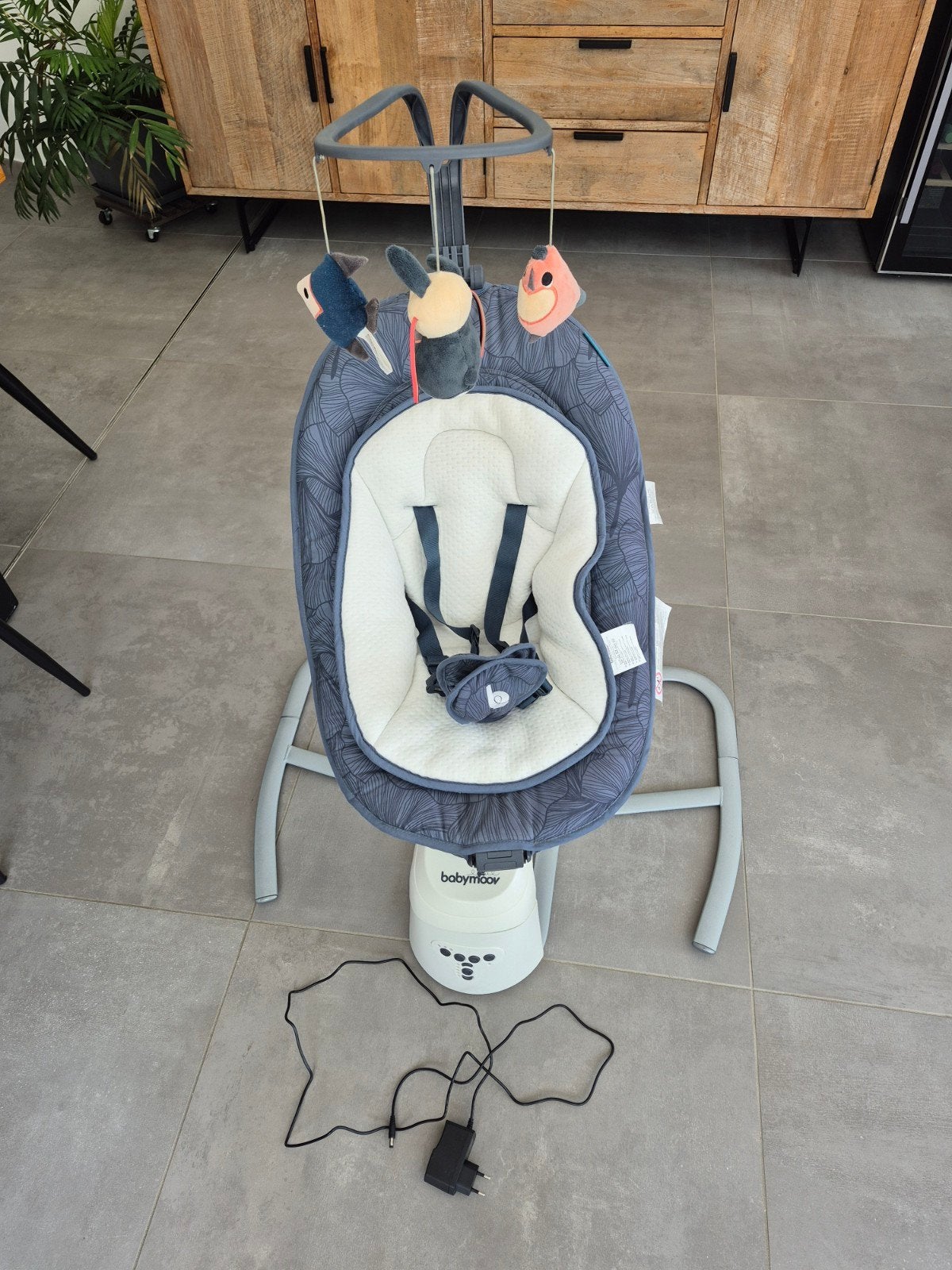 Muzikale babyschommel, Kinderen en Baby's, Wipstoeltjes, Schommelstoel, Met gordel(s) of riempje(s), Zo goed als nieuw, Ophalen