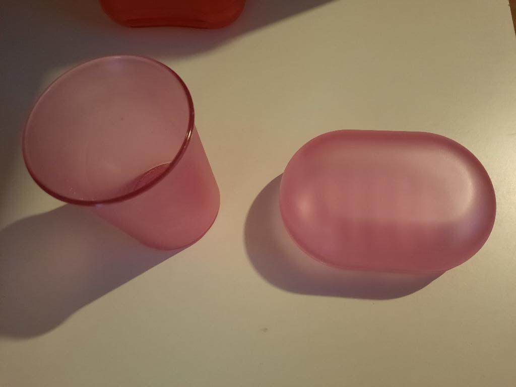 badkamer pvc setje bekertje en zeepbakje splinternieuw, Huis en Inrichting, Ophalen of Verzenden, Nieuw