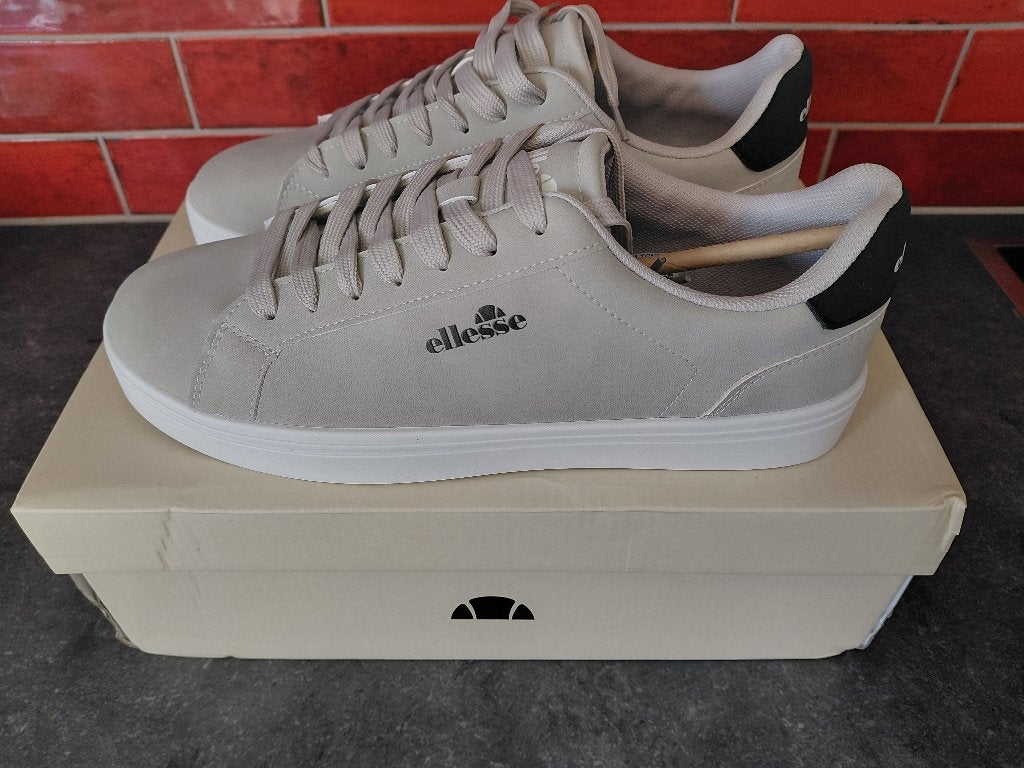 Ellesse labor Milton grey sneakers, Vêtements | Hommes, Neuf, Autres couleurs, Ellesse, Enlèvement