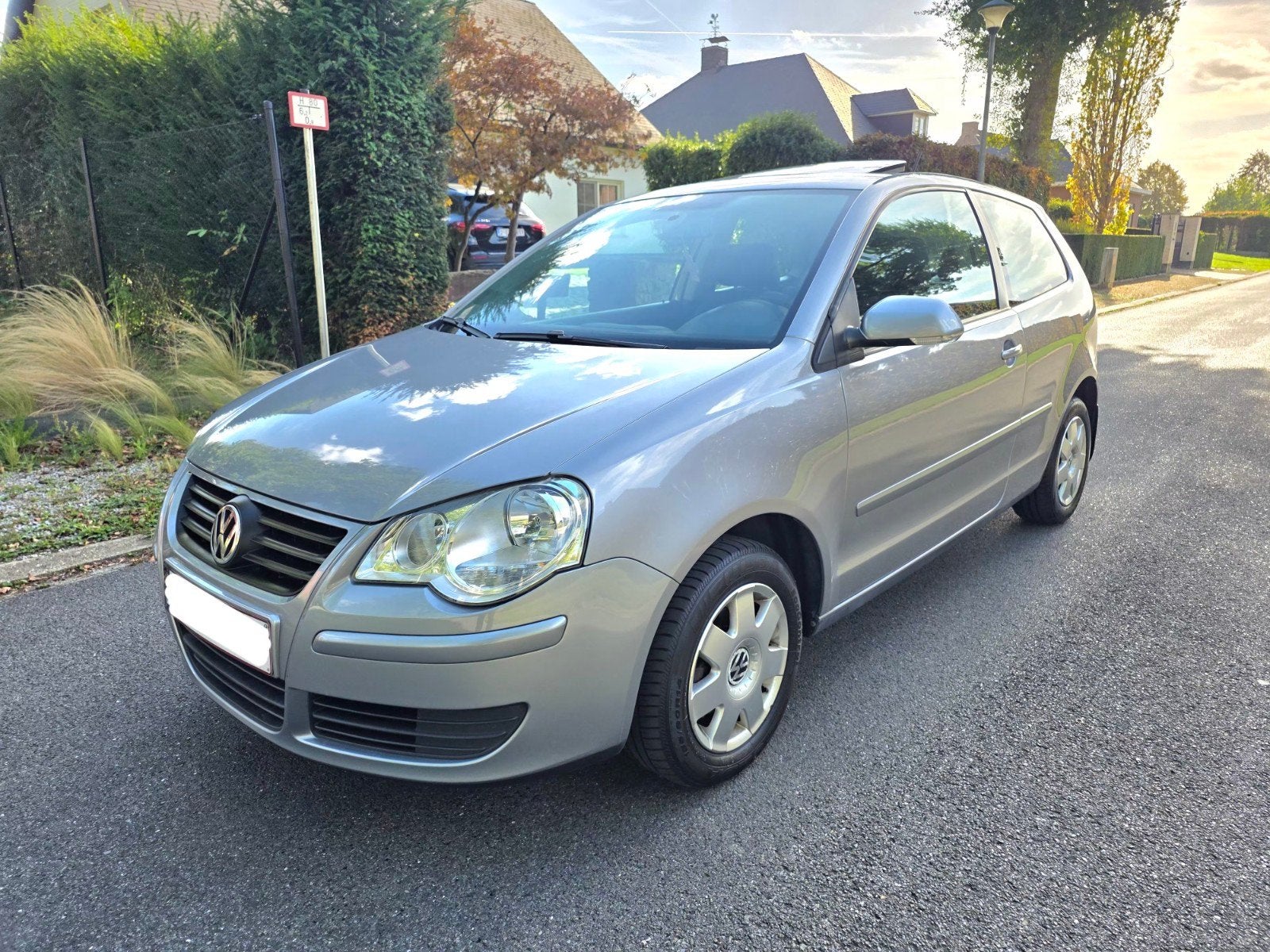 VW Polo 1.2 essence /Toit ouvrant /Airco /Prêt à immatriculé, Autos, Argent ou Gris, Achat, Boîte manuelle, Entretenue par le concessionnaire