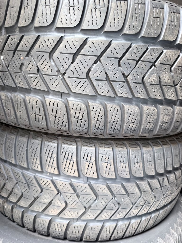 225 45 17, Autos : Pièces & Accessoires, Pneus & Jantes, Pneus hiver, Enlèvement ou Envoi, Véhicule de tourisme, Utilisé