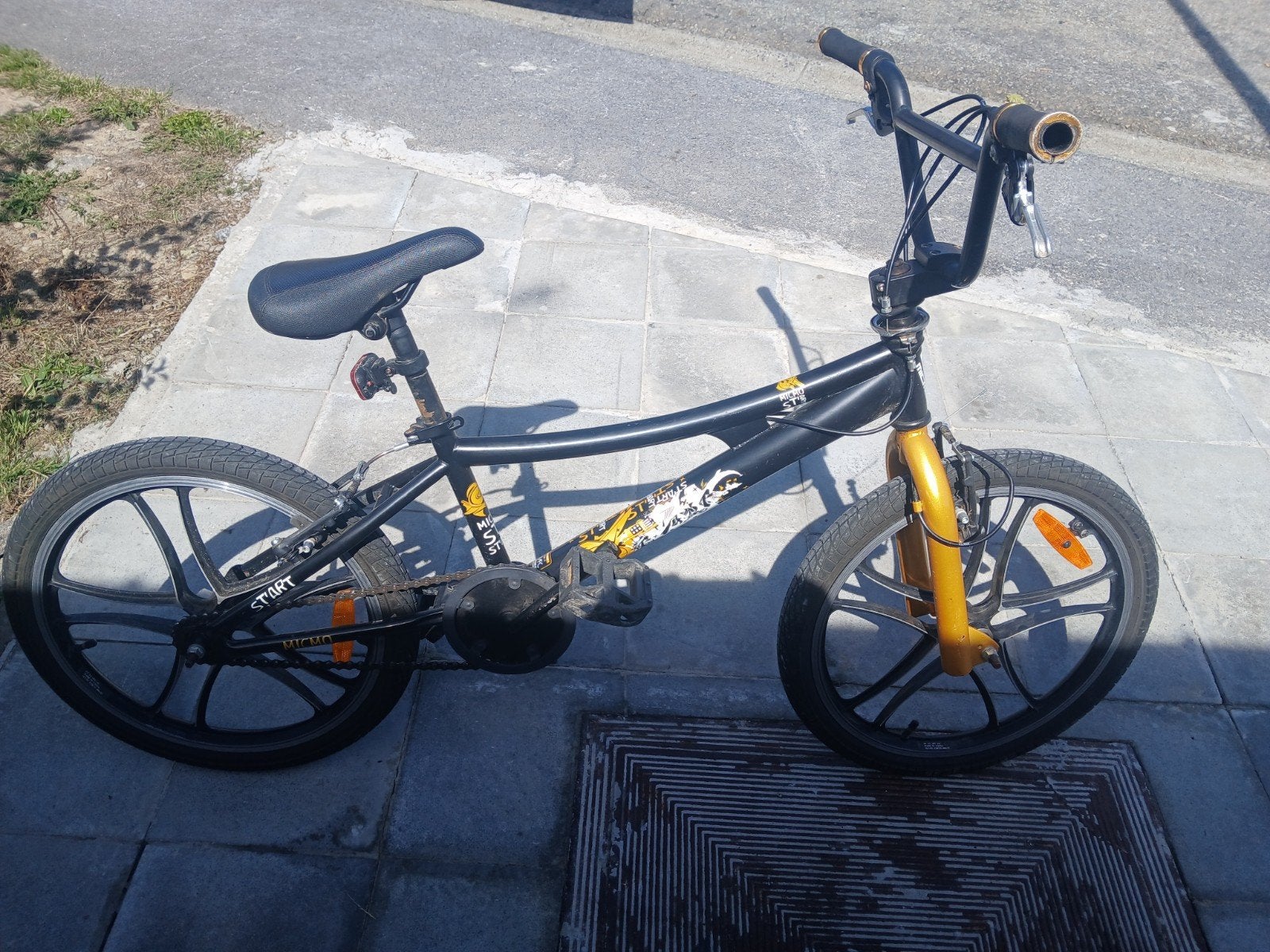 a vendre magnifique vélo bmx 360 avec jantes a bâton, Vélos & Vélomoteurs, Enlèvement ou Envoi