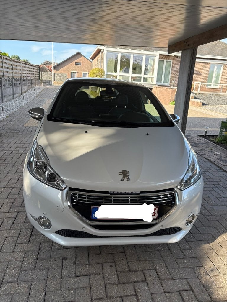 Peugeot 208, Auto's, Voorwielaandrijving, Euro 5, 4 cilinders, Wit