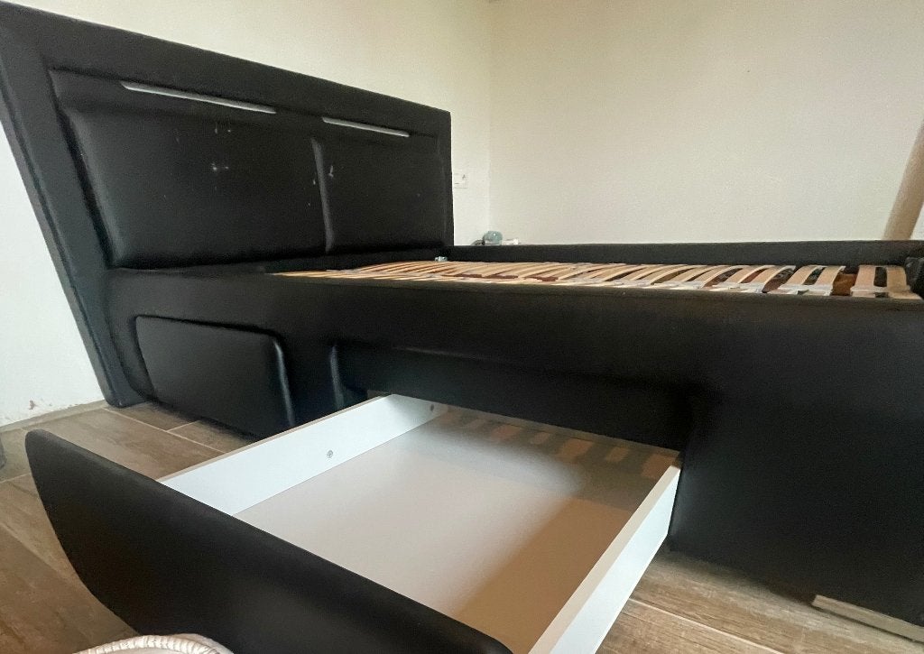 Lit double avec LED et rangements intégrés (160x200), Maison & Meubles, Enlèvement, Utilisé, Autres matériaux, Deux personnes