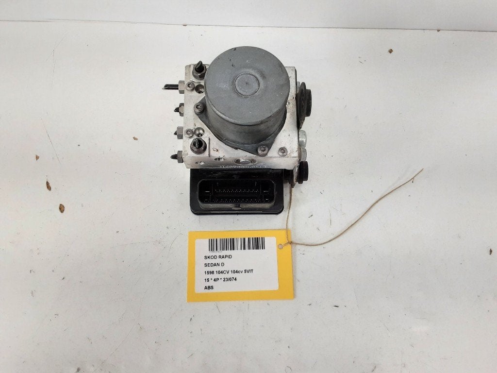 ABS POMP Skoda Rapid (01-2012/03-2022) (6R0614517BD), Gebruikt, Info@skoda-auto.de, Skoda, Max-Planck-Straße  3-5
64331  Weiterstadt, DE