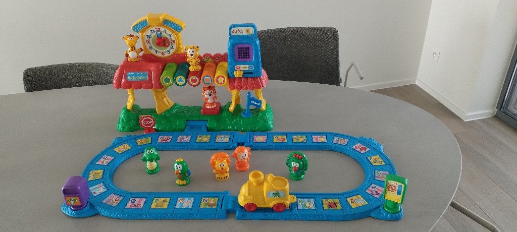 Vtech Treinstation Smartville, Enfants & Bébés, Enlèvement, Comme neuf, 6 mois à 2 ans