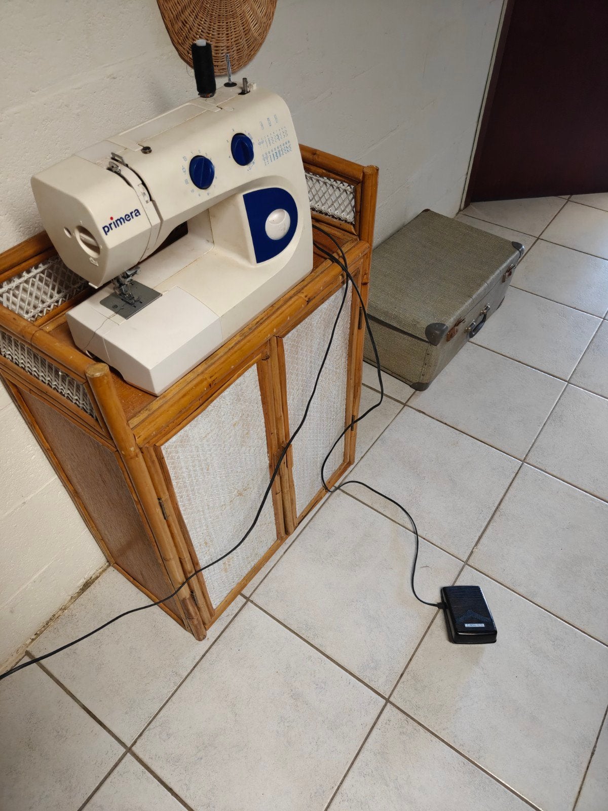 naaimachine te koop en koffer, Hobby & Loisirs créatifs, Enlèvement, Utilisé, Machine à coudre, Autres marques