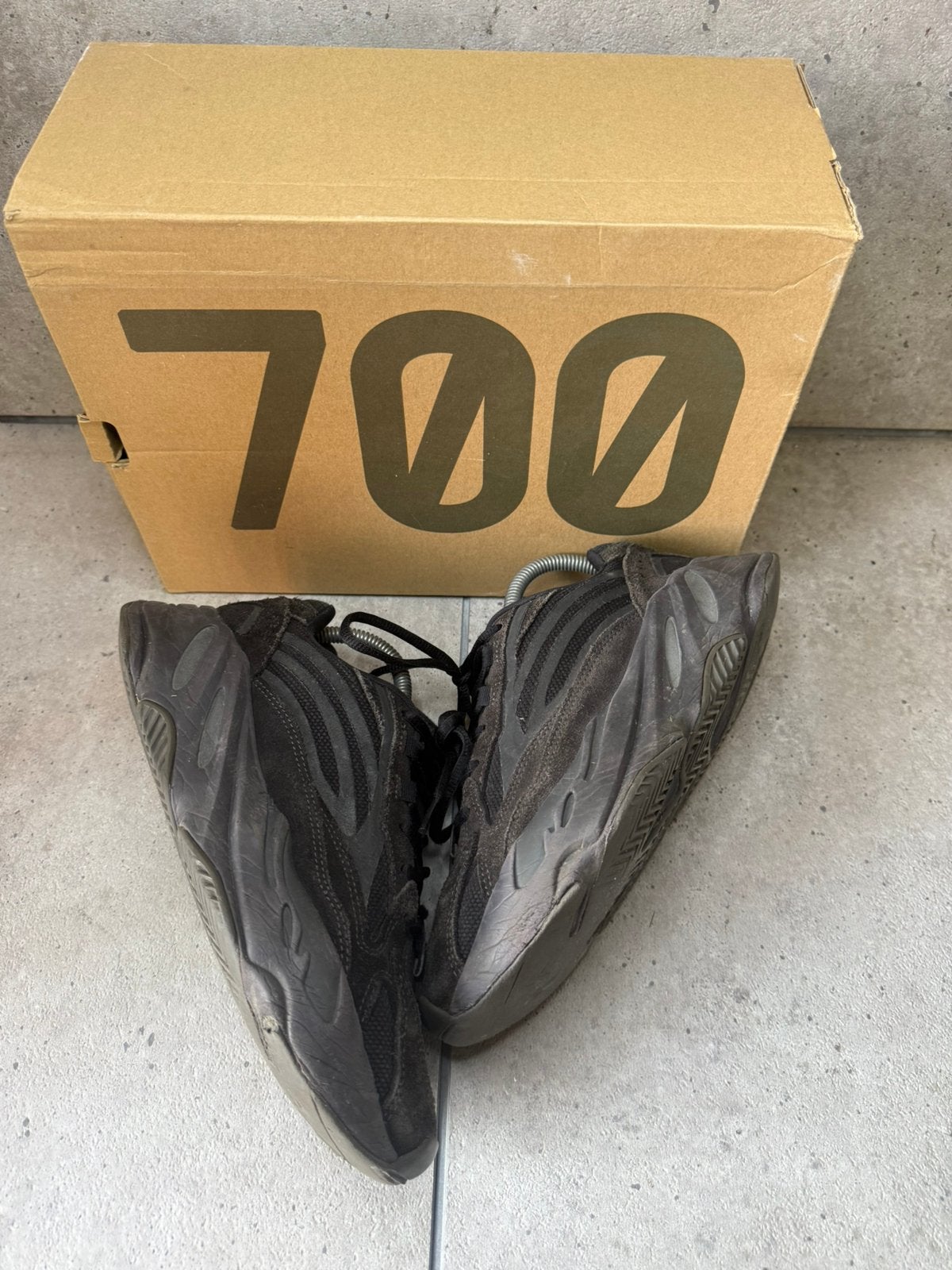 Adidas Yeezy 700 Zwart 40, Zwart, Ophalen of Verzenden, Zo goed als nieuw, Sneakers
