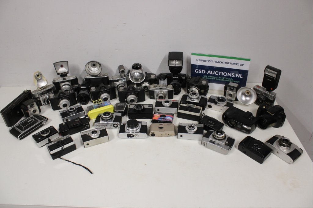 Grote Verzameling vintage camera's met flitsers, Niet ingevuld, Niet ingevuld, Niet ingevuld