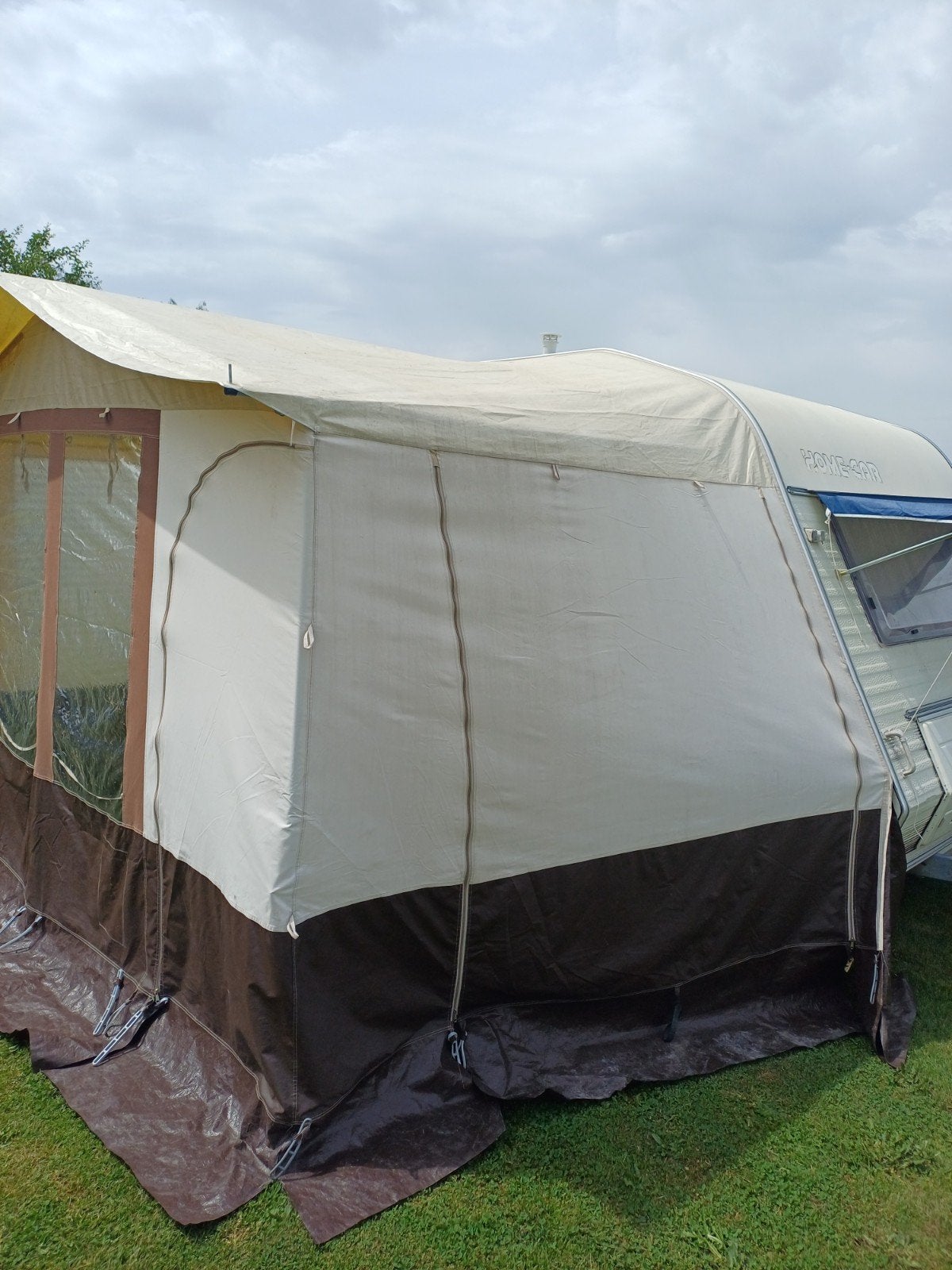 Te koop Mooie  Trek-Caravan 750 kg Eureka 33       €3.500,00, Poêle, 4 à 5 mètres, 500 - 750 kg, Jusqu'à 3