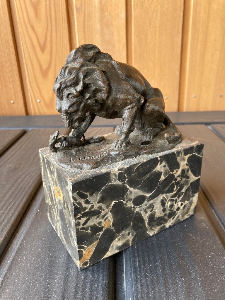 Bronzen leeuw met slang L.Carvin Art deco 1925, Antiek en Kunst, Ophalen of Verzenden, Brons