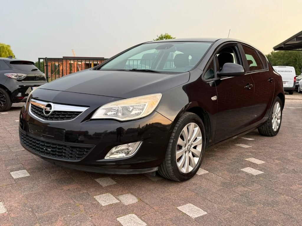Opel Astra 1.7cdti bj 2011 km208.000 gekeurd vvk, Autos, Euro 5, Achat, Entreprise, Garantie prolongée