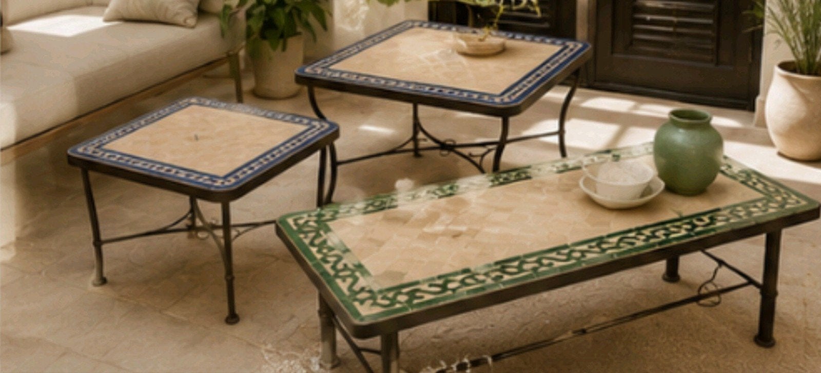 TABLES MAROCAINES ARTISANALES EN FER FORGÉ ET ZELLIGE, Antiquités & Art, Enlèvement
