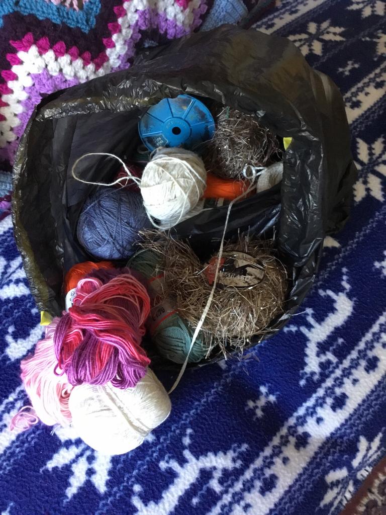 Overschotten wol ( katoen etc . ), Hobby en Vrije tijd, Breien en Haken, Ophalen, Zo goed als nieuw, Breien of Haken, Wol of Garen