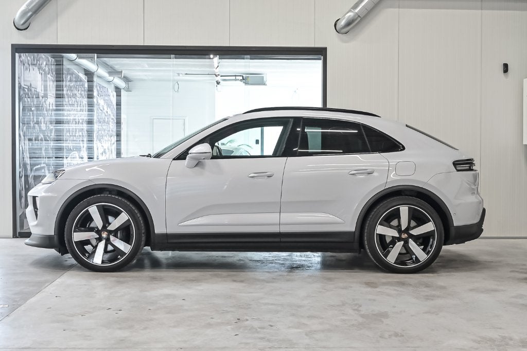 Porsche Macan 4—22"—Susp pneumatique—essieu arrière dir—Inno, Autos, Cuir, Achat, Euro 6, Entreprise