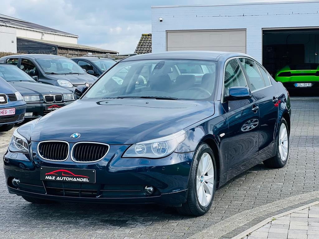 BMW 520i * 16.000 Km !!! * NIEUW !! * 6 CILINDER * 1 ste eig, 4 deurs, Bedrijf, Euro 4, Onderhoudsboekje