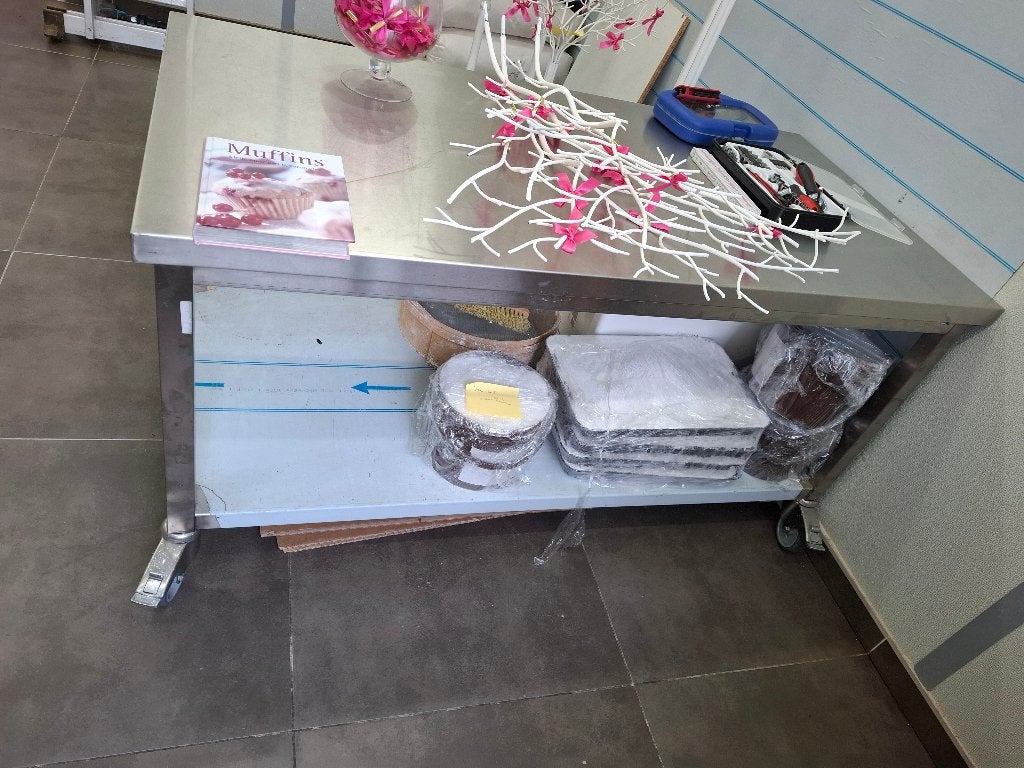 Inox tafel met wielen, Ophalen, Inox Meubilair