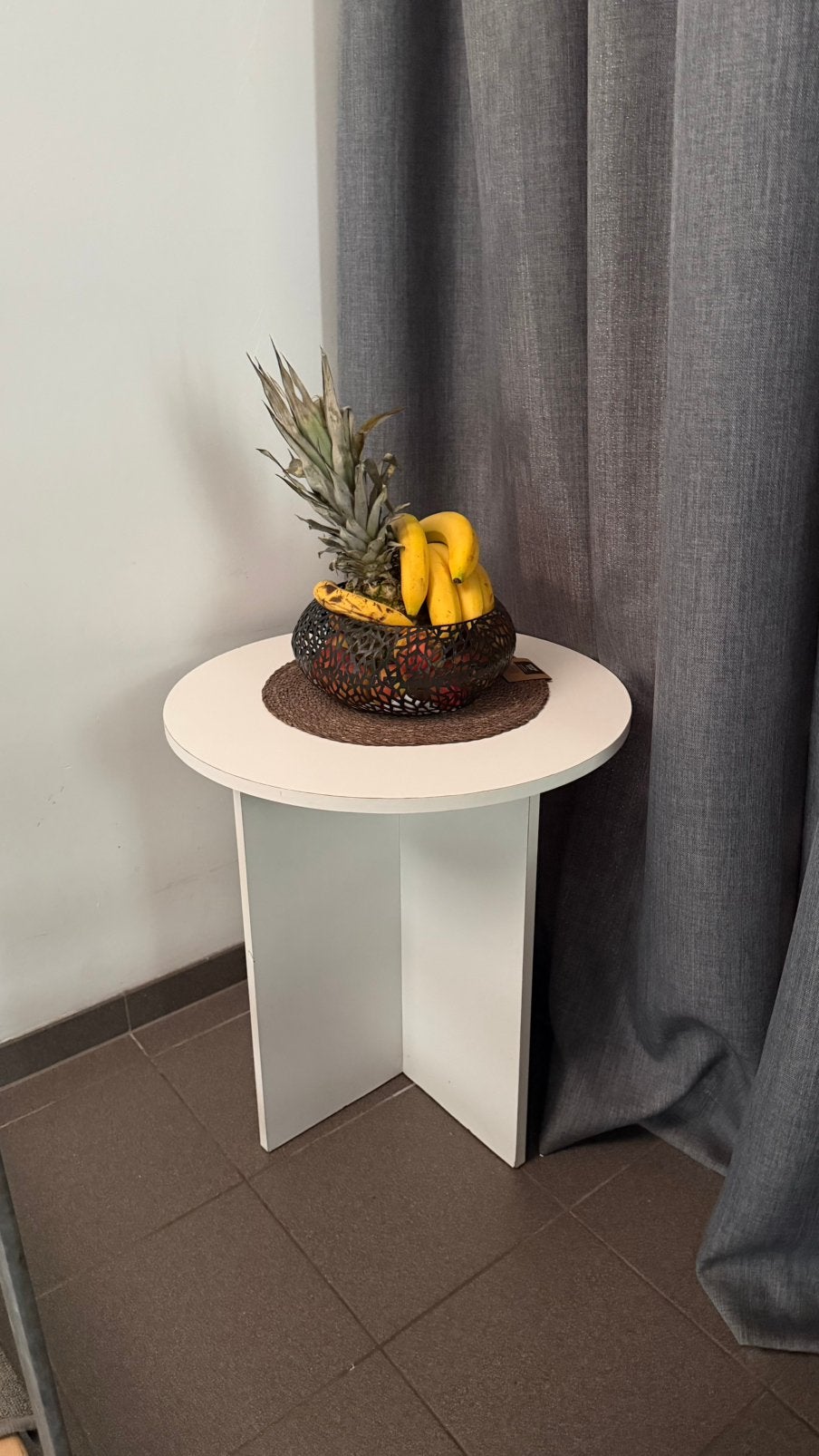 Witte Bijzettafel te koop — €15, Ophalen, Gebruikt