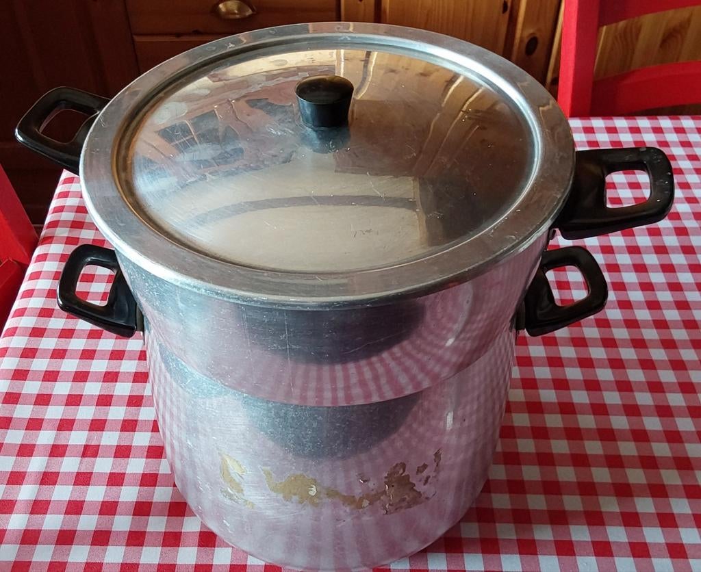 Couscoussière ancienne années 70 en aluminium très légère., Enlèvement ou Envoi, Comme neuf, Aluminium, Casserole ou Cocotte-minute