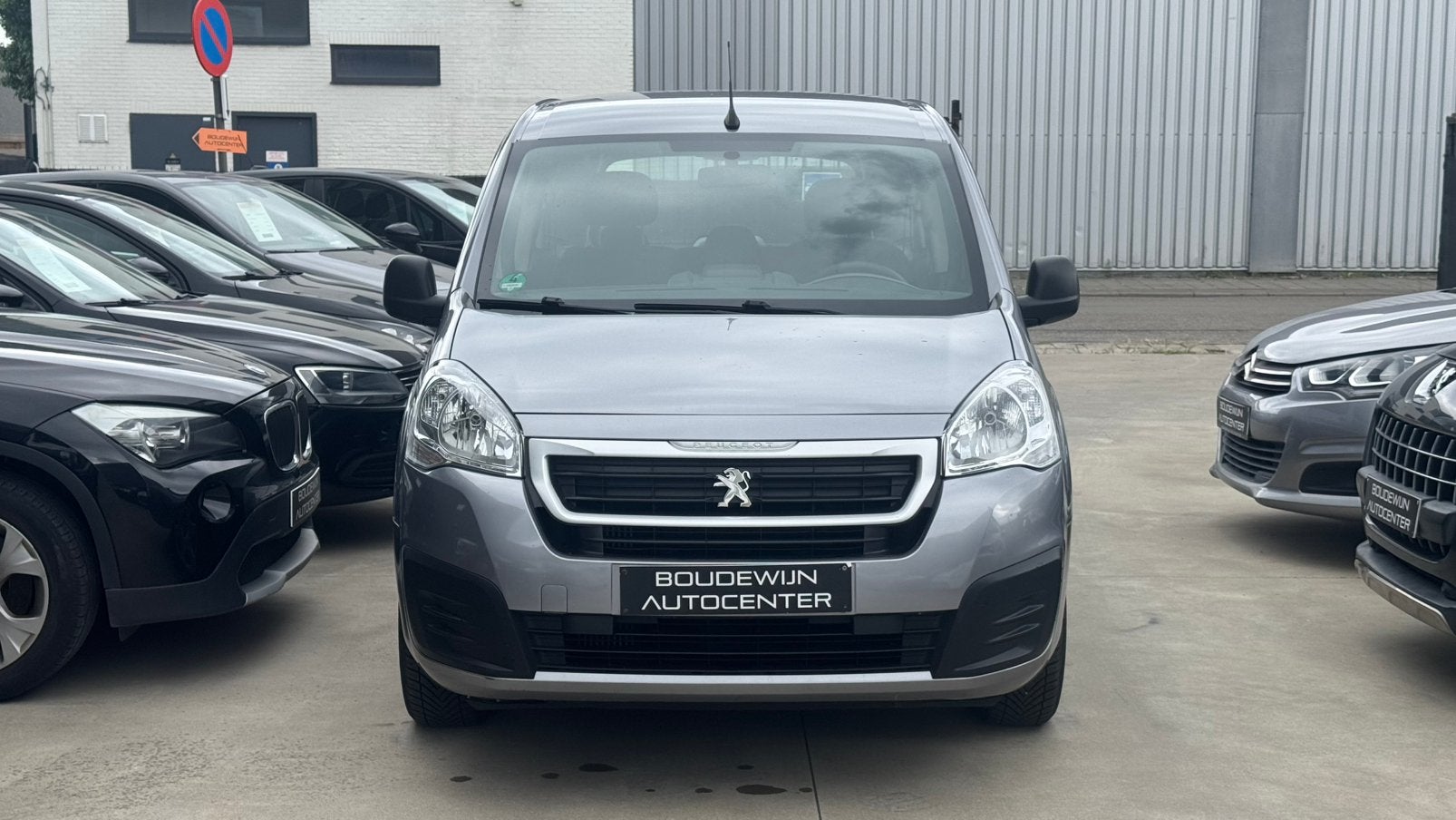 Peugeot Partner 1.4Benzine 2018 115.xxxkm Garantie Topstaat, Voorwielaandrijving, Zwart, Handgeschakeld, 5 deurs