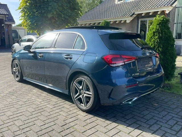Mercedes-Benz A-klasse 200 AMG LINE PANO LED NAVI CAMERA, Auto's, Automaat, Gebruikt, Blauw, Leder en Stof