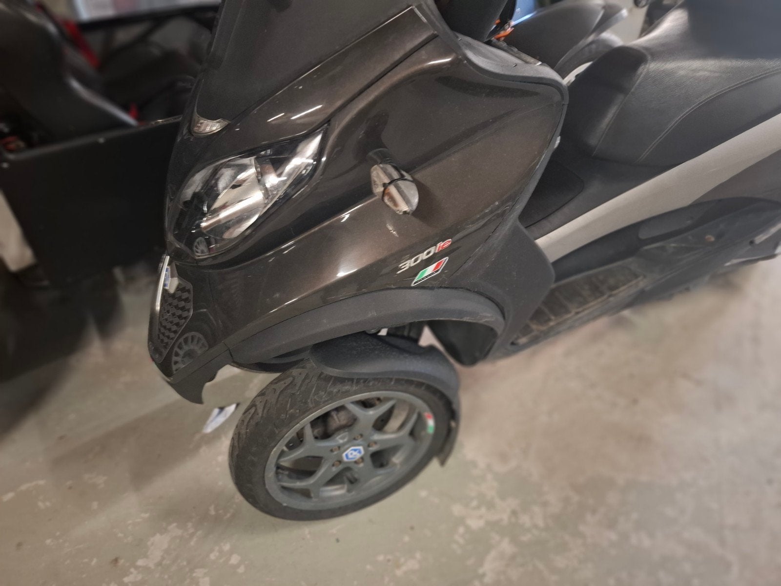 Piaggio mp3 300 cc, Particulier