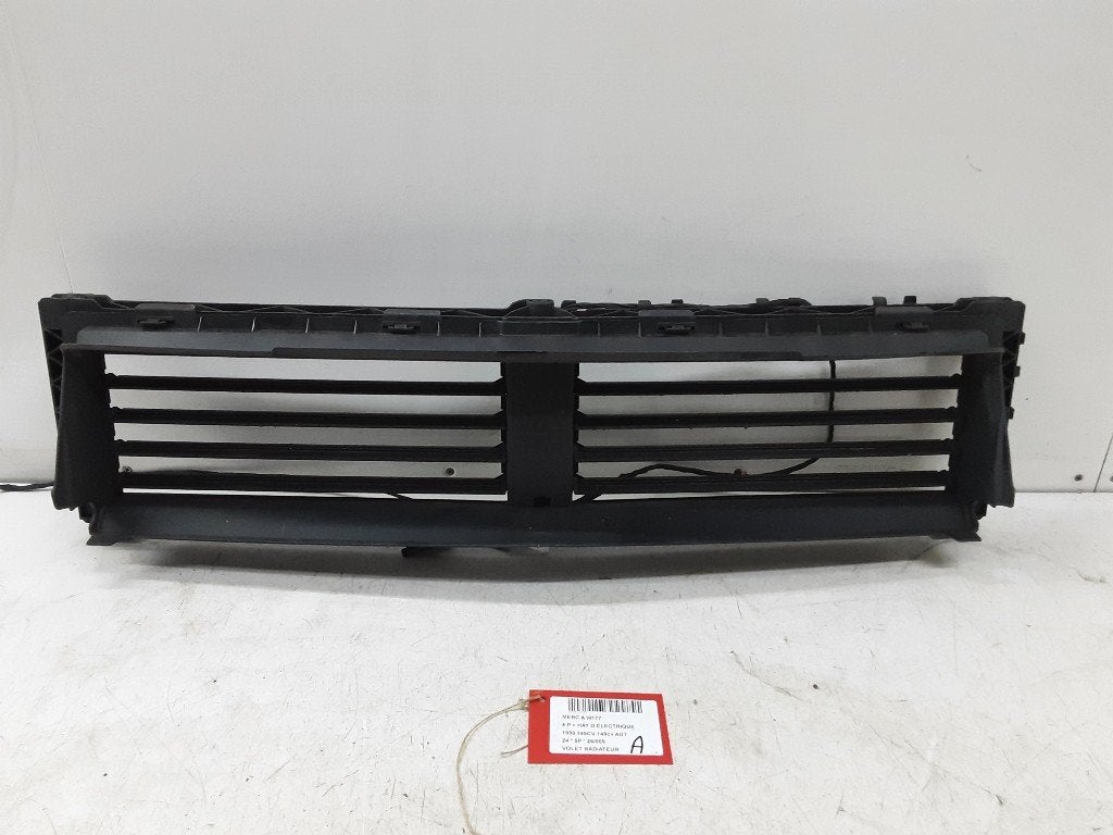 RADIATEUR GRILL Mercedes-Benz A (177.0) (A1778850103), Mercedes-Benz, Mevr. I. Hauben, Utilisé, Rue de l'Espoir 34 34
4030  GRIVEGNÉE, BE