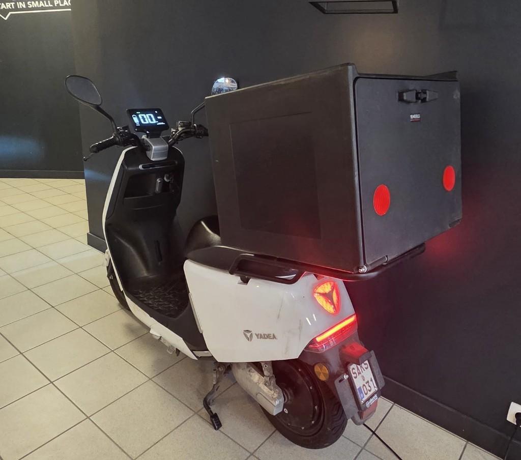 Yadea Elektrische Delivery Scooter+Extra Batterij +Pizza Box, Fietsen en Brommers, Brommers | Overige merken, Ophalen, Klasse A (25 km/u)