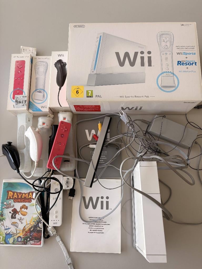 Nintendo Wii Sports Resort Pak + 5 controllers + 5 games, Ophalen, Gebruikt, Met 3 controllers of meer, Met games