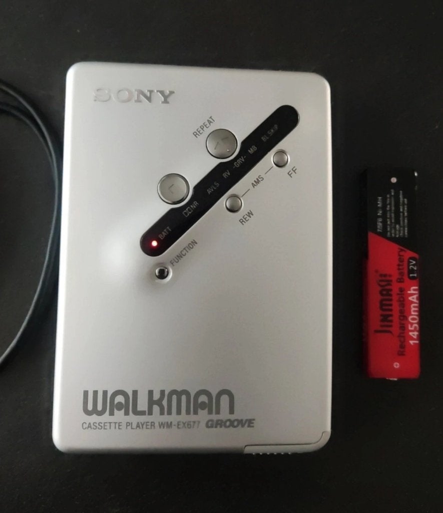 Sony Walkman WM-677 Made in Japan  Télécommande et batterie, Ophalen of Verzenden, Walkman