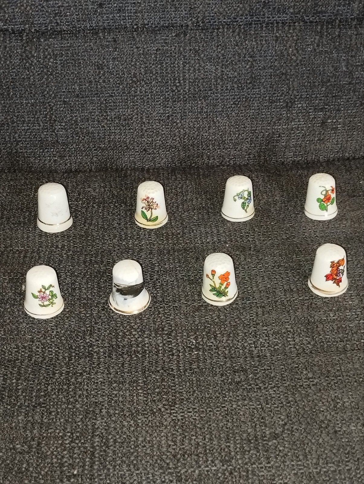 Vingerhoedjes 1 euro per stuk, Verzamelen, Speldjes, Pins en Buttons, Ophalen
