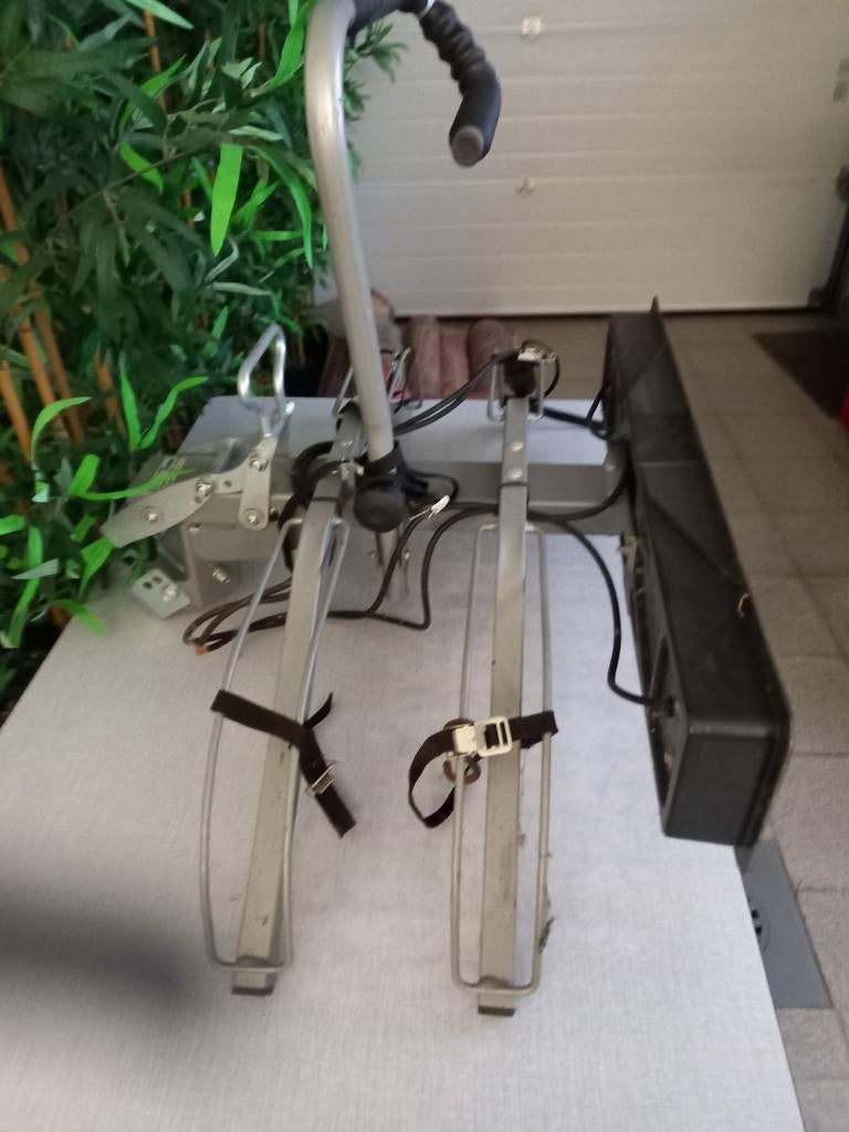 Fietsrek, Fietsen en Brommers, Ophalen