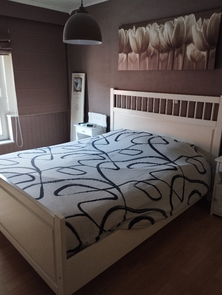 Bed, Enlèvement