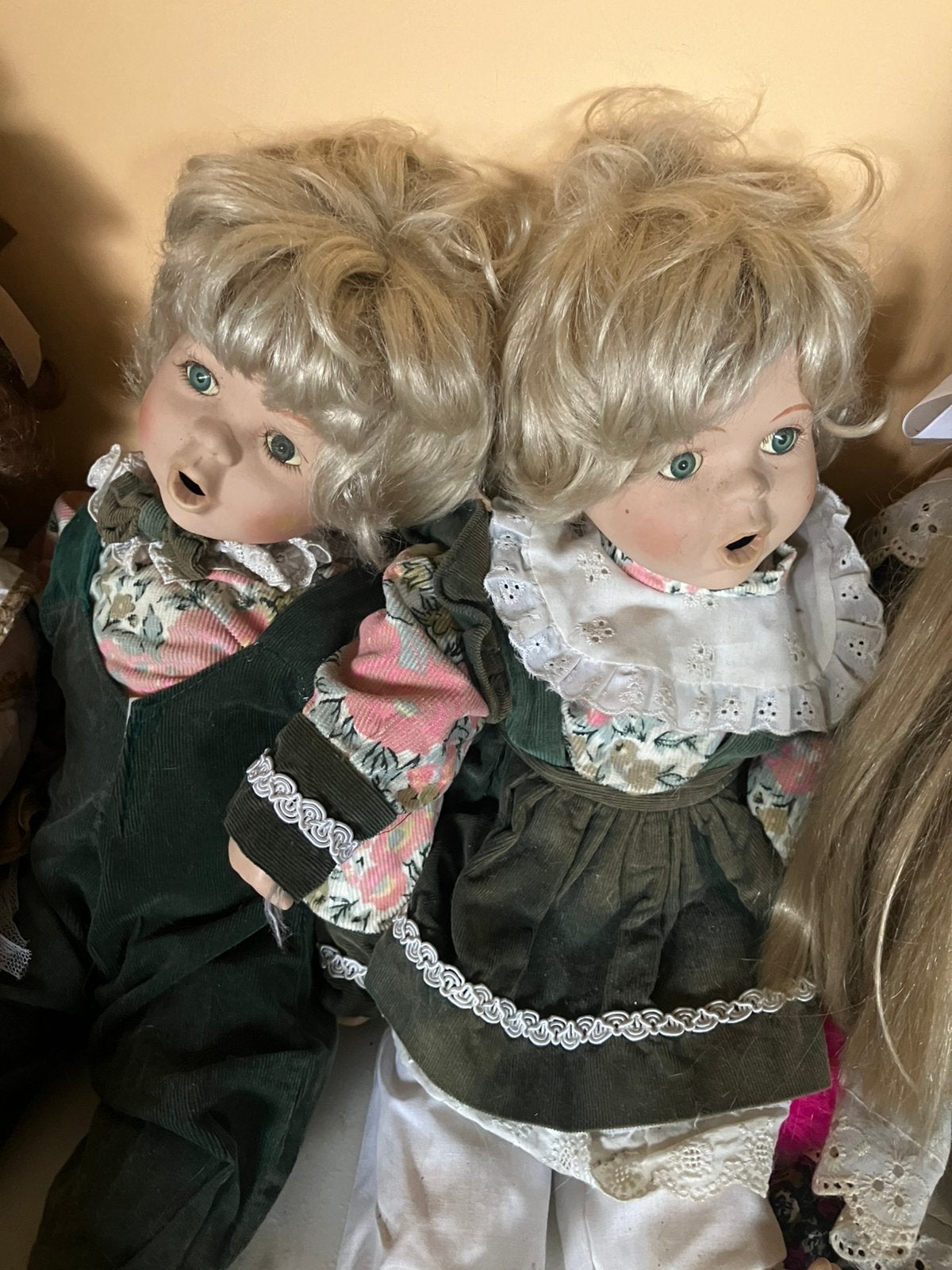 Tweeling porseleinen poppen, Verzamelen, Poppen, Ophalen, Zo goed als nieuw