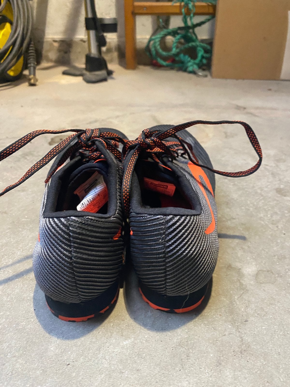 Chaussures de sport à crampons, Sports & Fitness, Enlèvement ou Envoi, Comme neuf, Spikes
