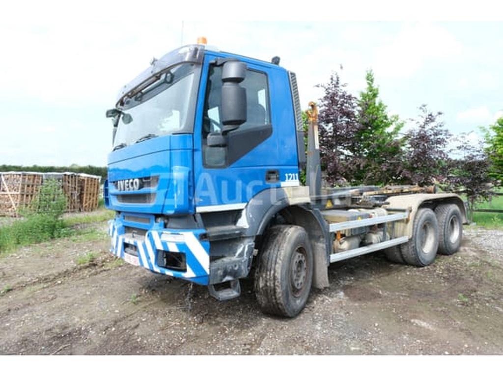 REF:1211 - Camion porte container Iveco Trakker (2012-379.55, Autos, Camions, Entreprise, Achat, Iveco, Autres carburants, TVA déductible