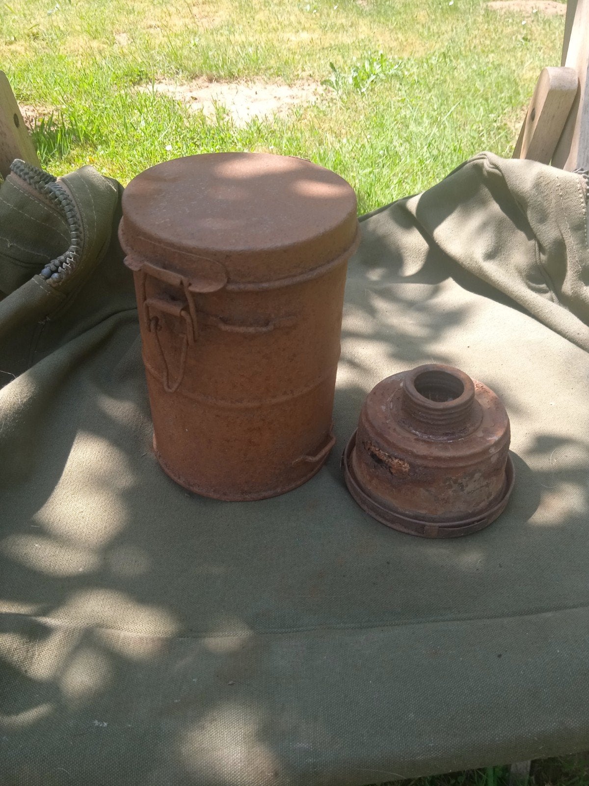 Duitse gasmaskerhoes en cartridge uit de Eerste Wereldoorlog, Verzamelen