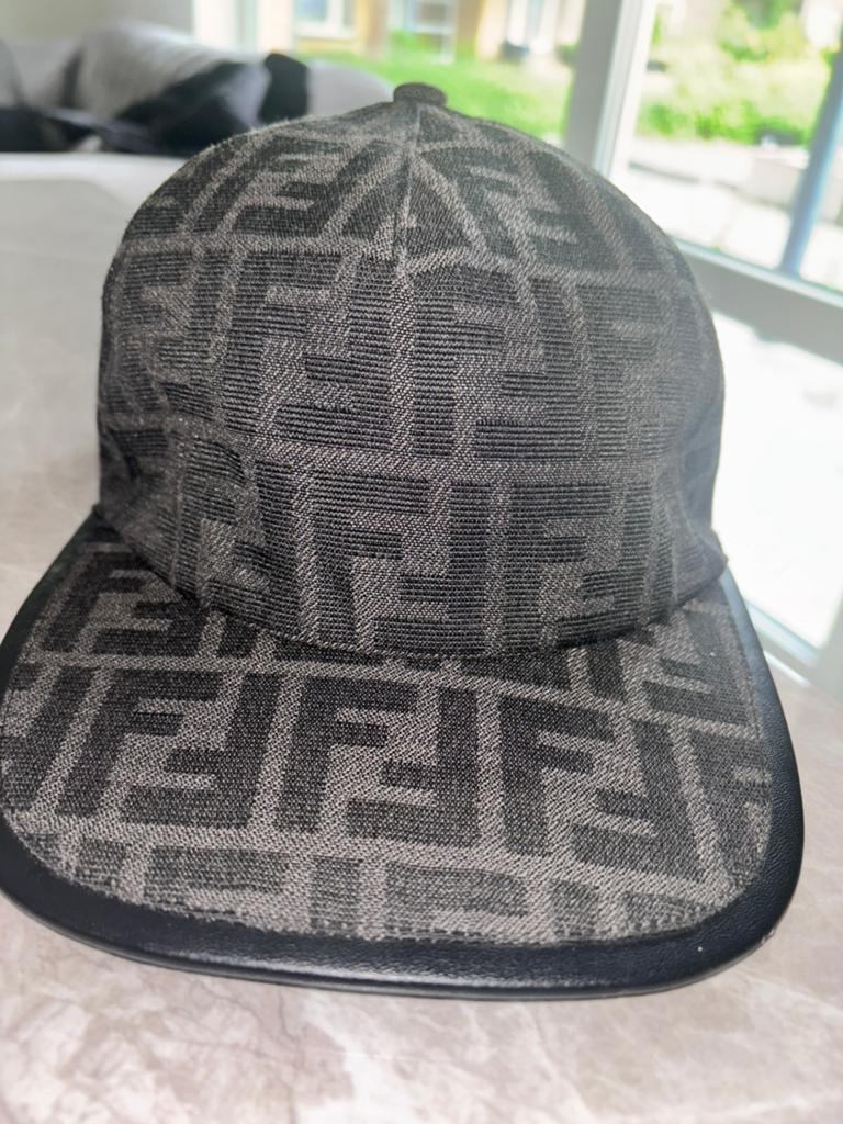 Fendi pet, Kleding | Heren, Hoeden en Petten, Ophalen, Zo goed als nieuw, 58 of 59 cm (L, 7¼ of ⅜ inch), Pet