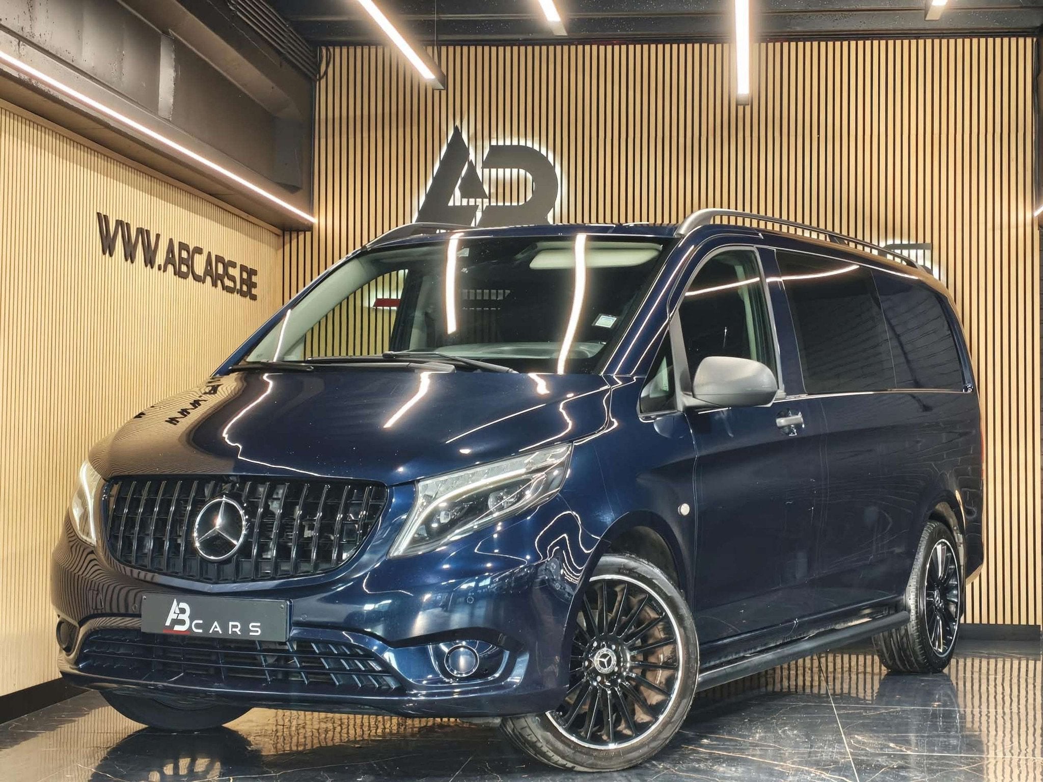 Mercedes-Benz Vito 2.1D UTILITAIRE LOOK AMG FULL OPTIONS, Autos, Cuir, Achat, Entreprise, 3 places
